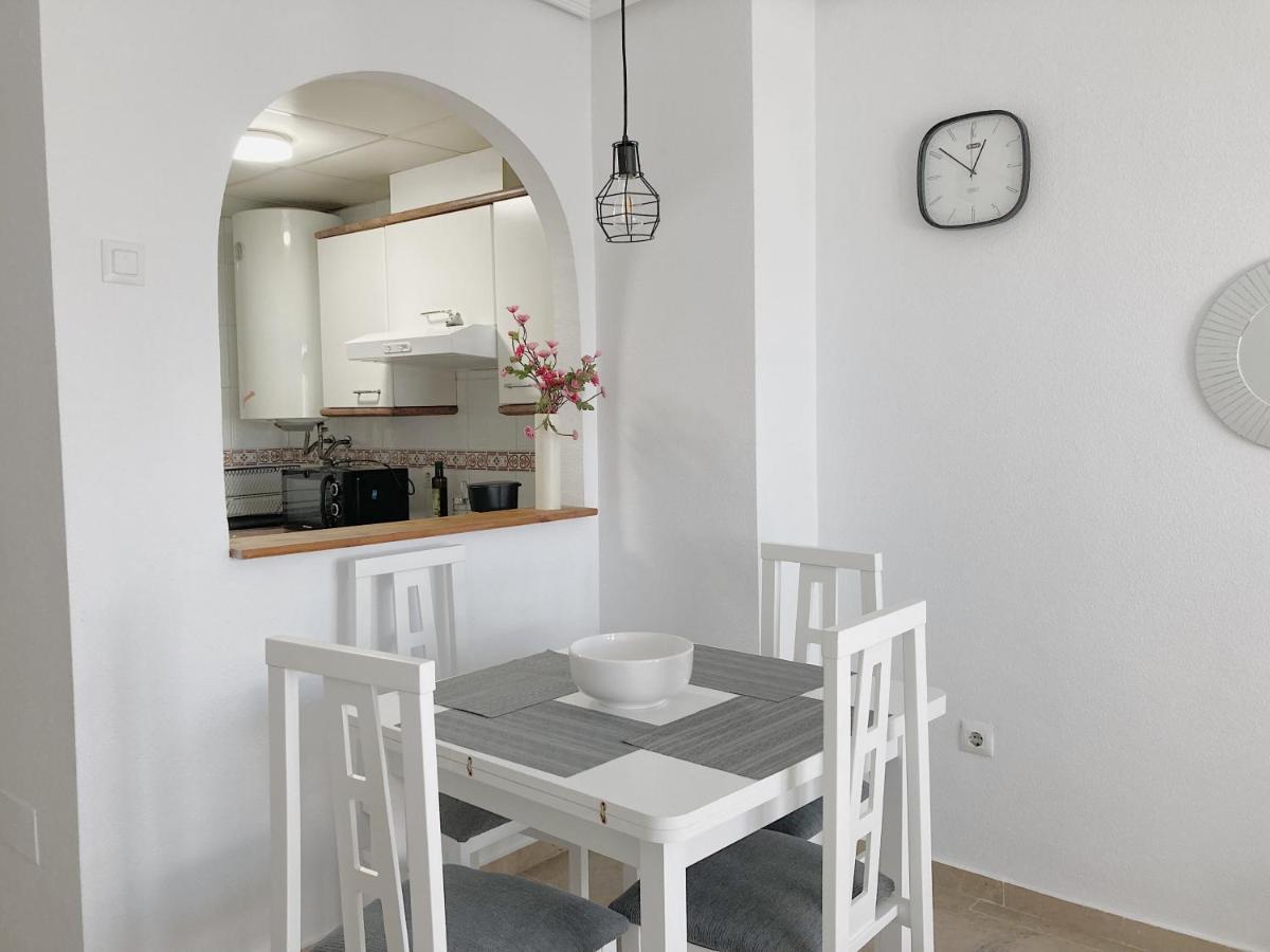 Marina Apartment Beach Estepona Bagian luar foto